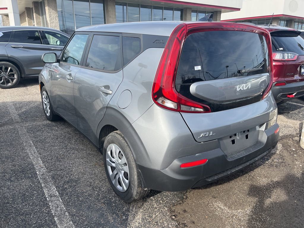 Used 2022 Kia Soul LX image 4