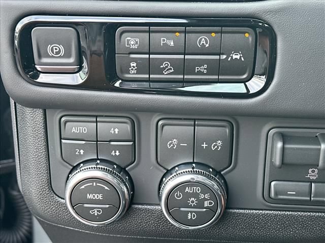 New 2026 GMC Yukon AT4 Ultimate AWD/4WD image 31