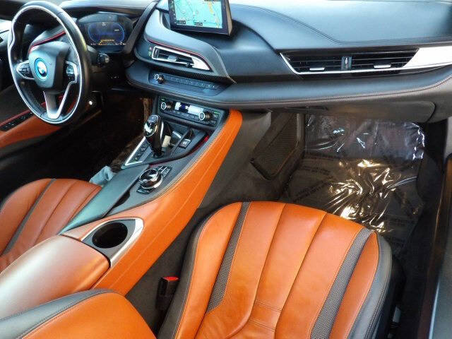 Used 2019 BMW i8 Coupe image 24