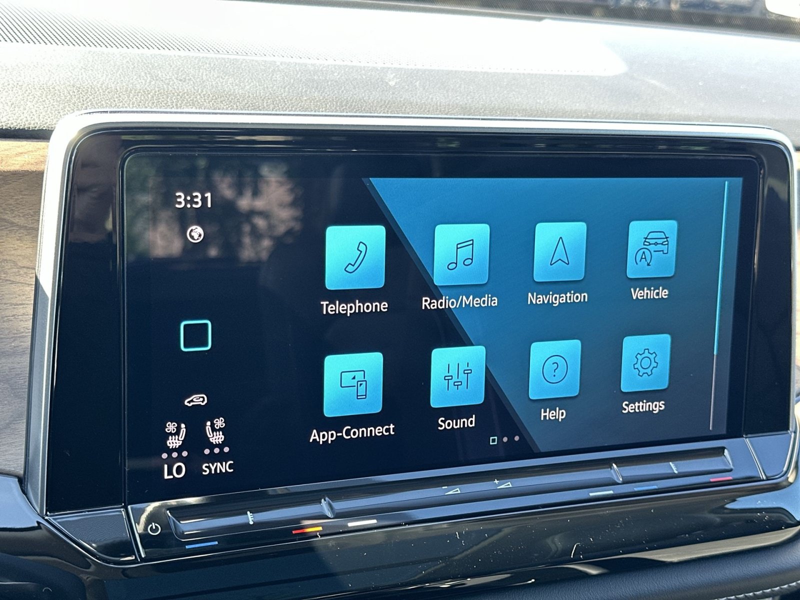Used 2024 Volkswagen Atlas SE AWD/4WD image 21