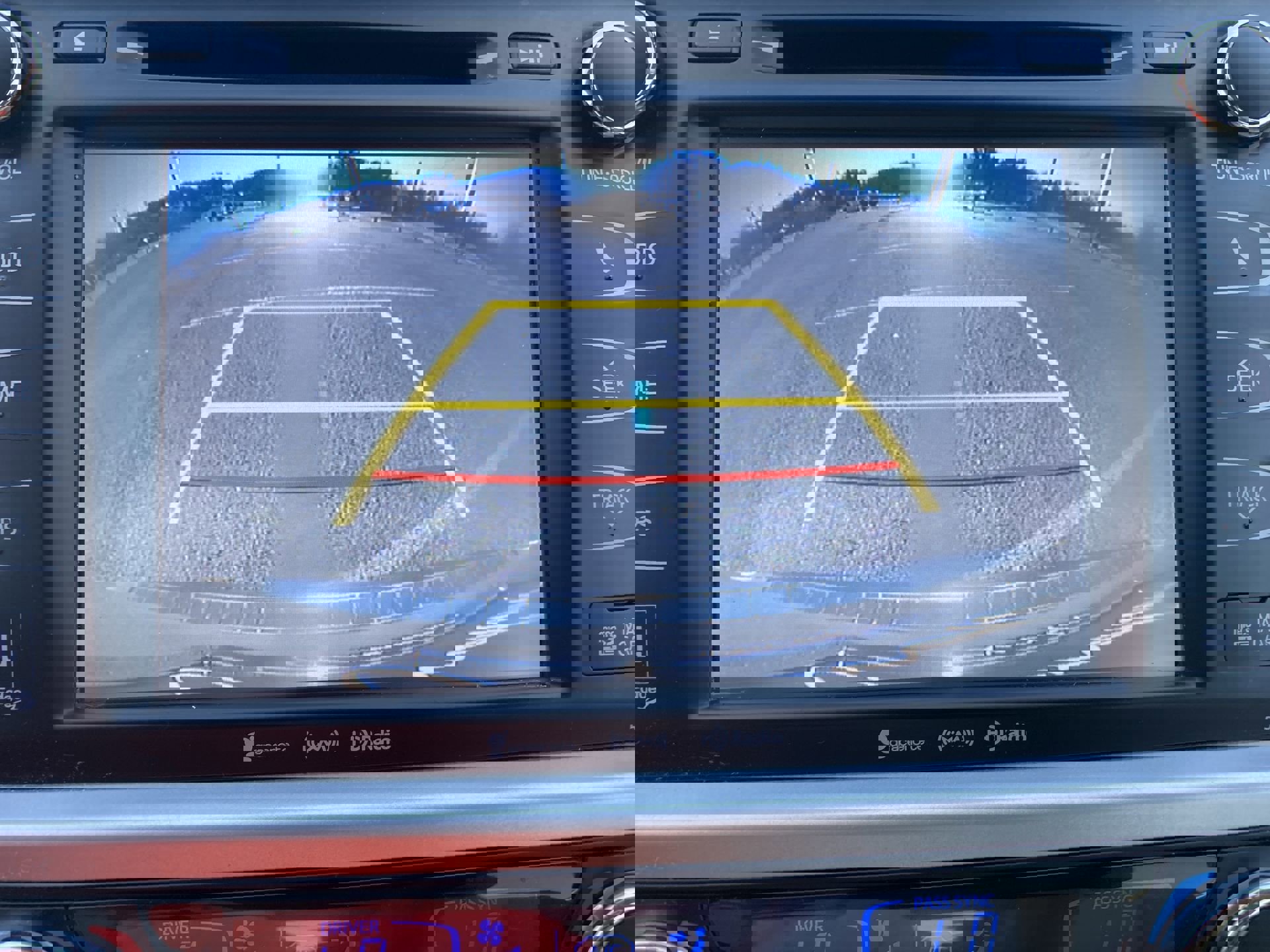 Used 2016 Toyota Highlander Limited Platinum image 25