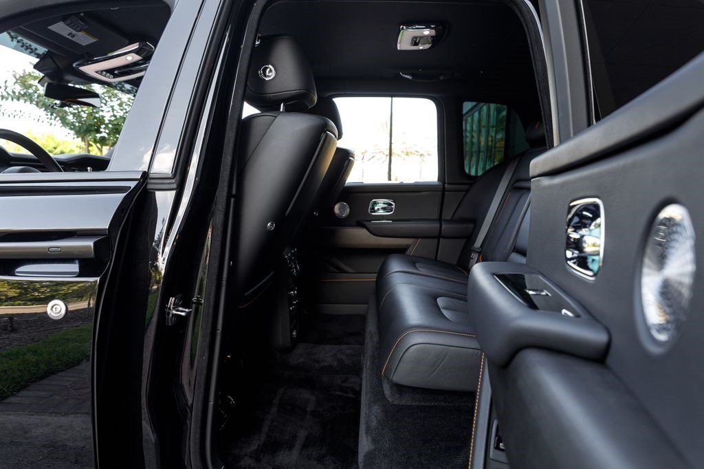 Used 2020 Rolls-Royce Cullinan AWD/4WD image 24
