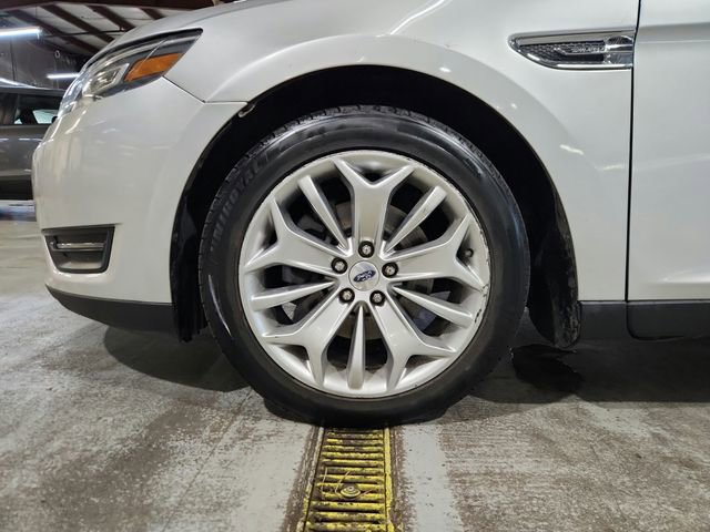 Used 2019 Ford Taurus Limited FWD image 26