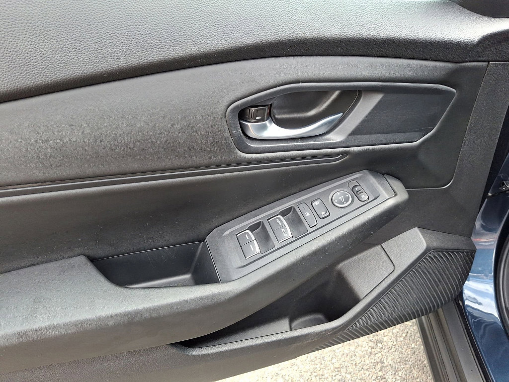 Used 2025 Honda Accord SE image 10