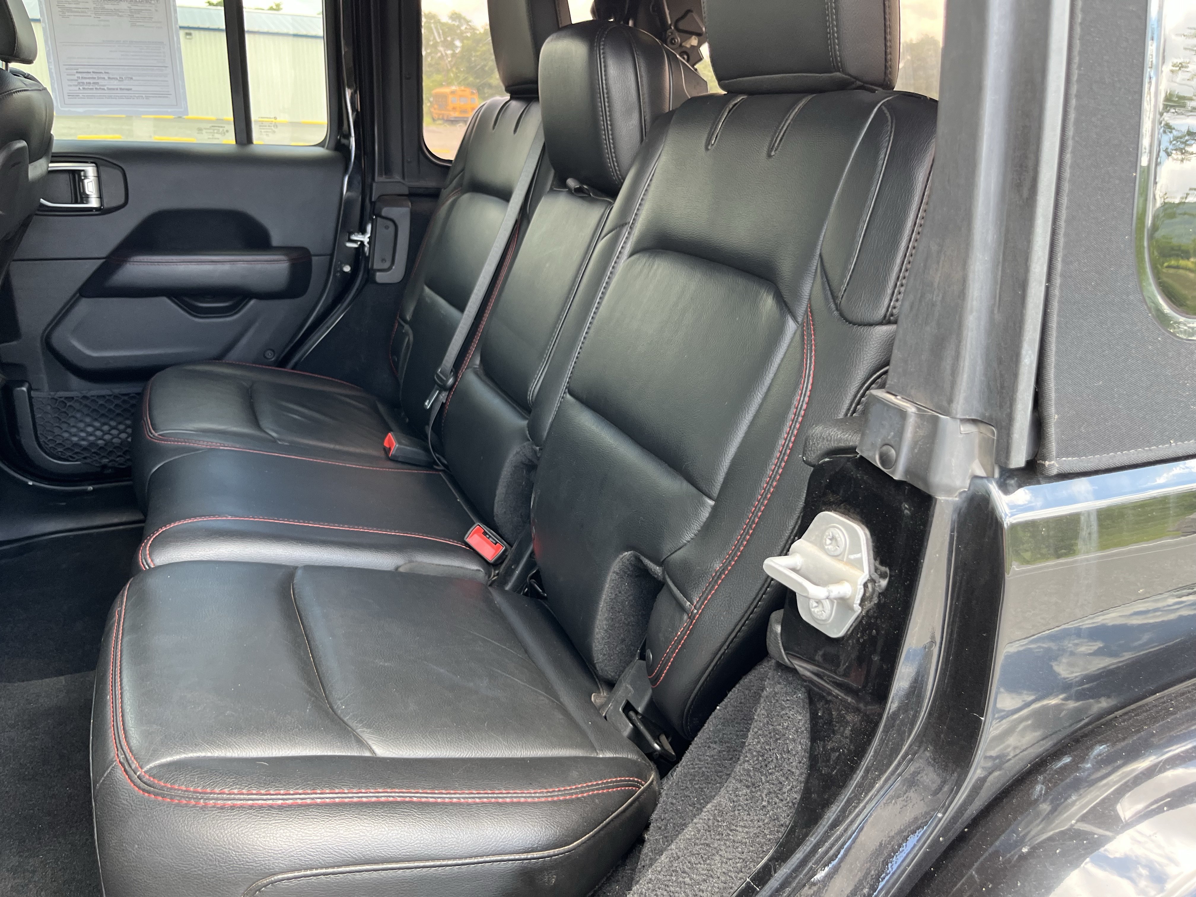 Used 2018 Jeep Wrangler Unlimited Rubicon AWD/4WD image 18