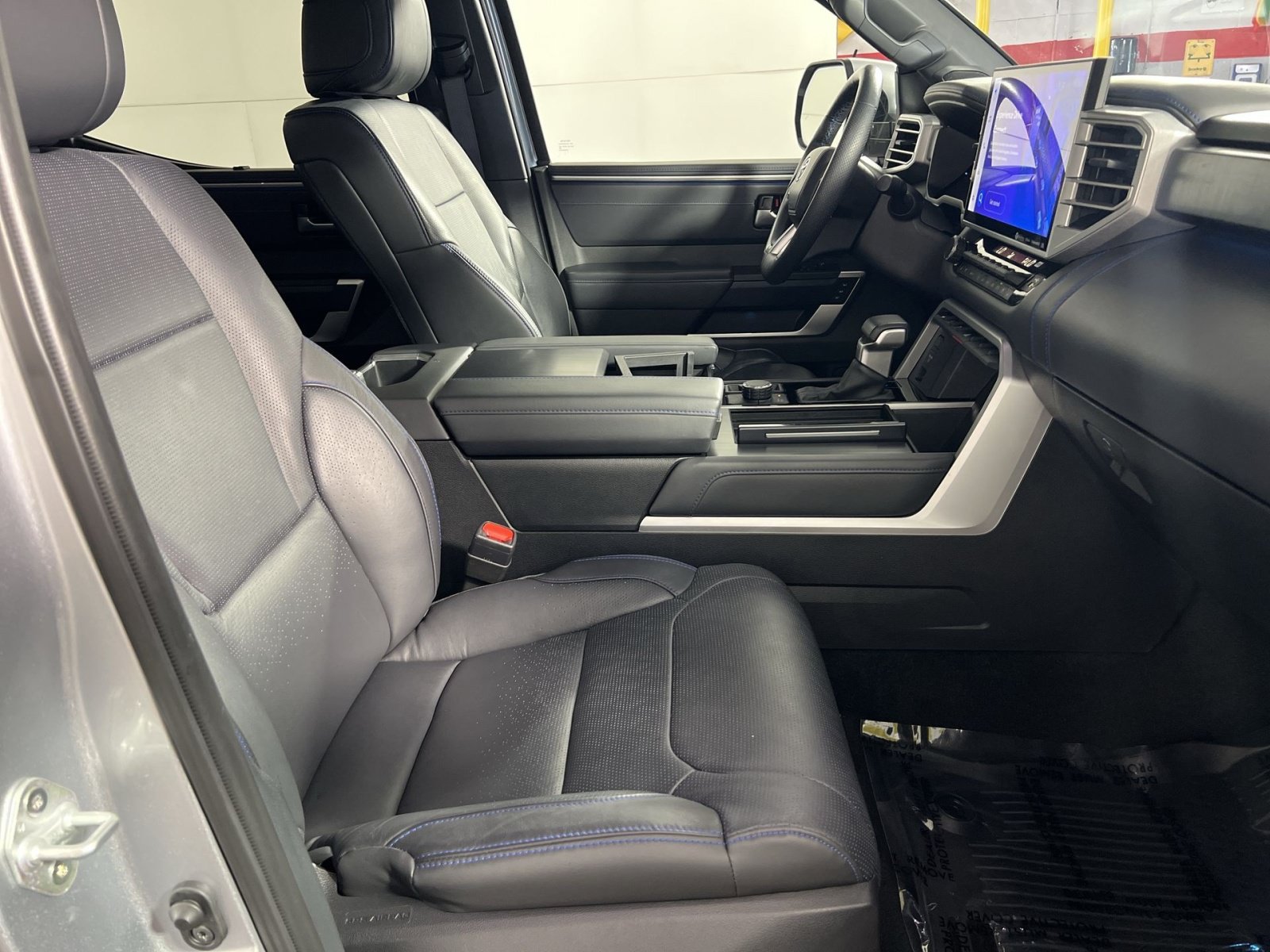 Used 2024 Toyota Tundra Platinum AWD/4WD image 28