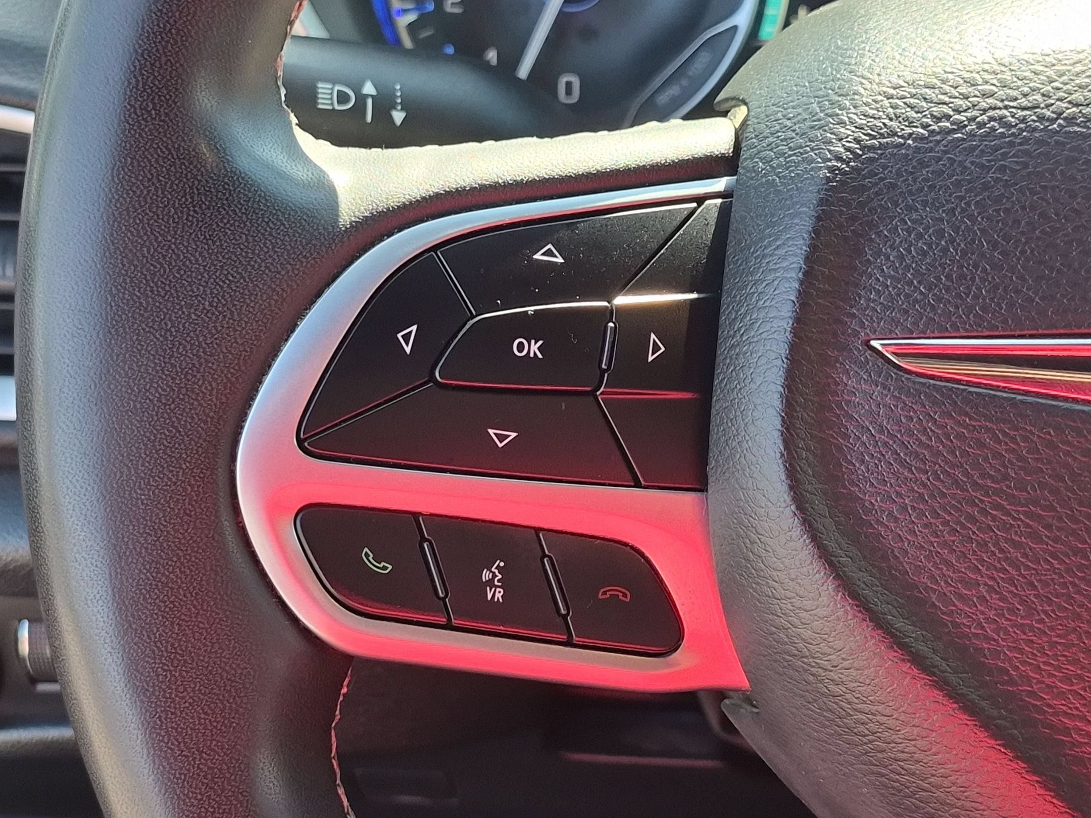 Used 2025 Chrysler Pacifica Select FWD image 18