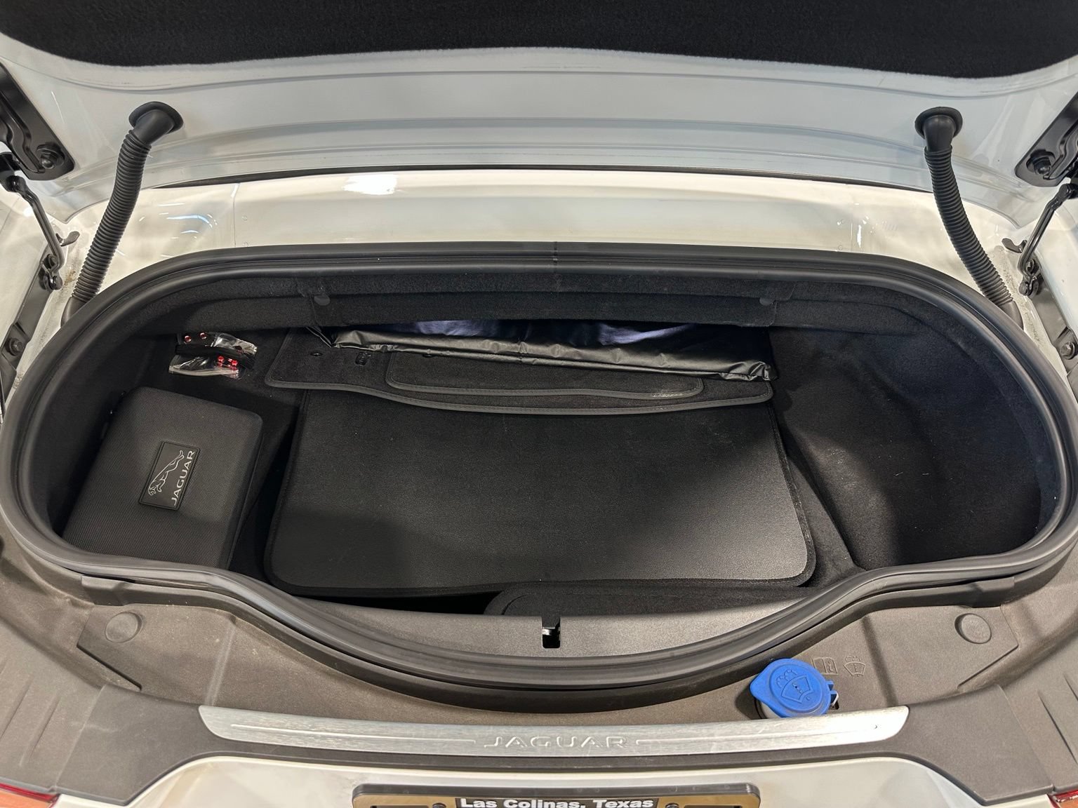 Used 2022 Jaguar F-TYPE Convertible RWD image 46