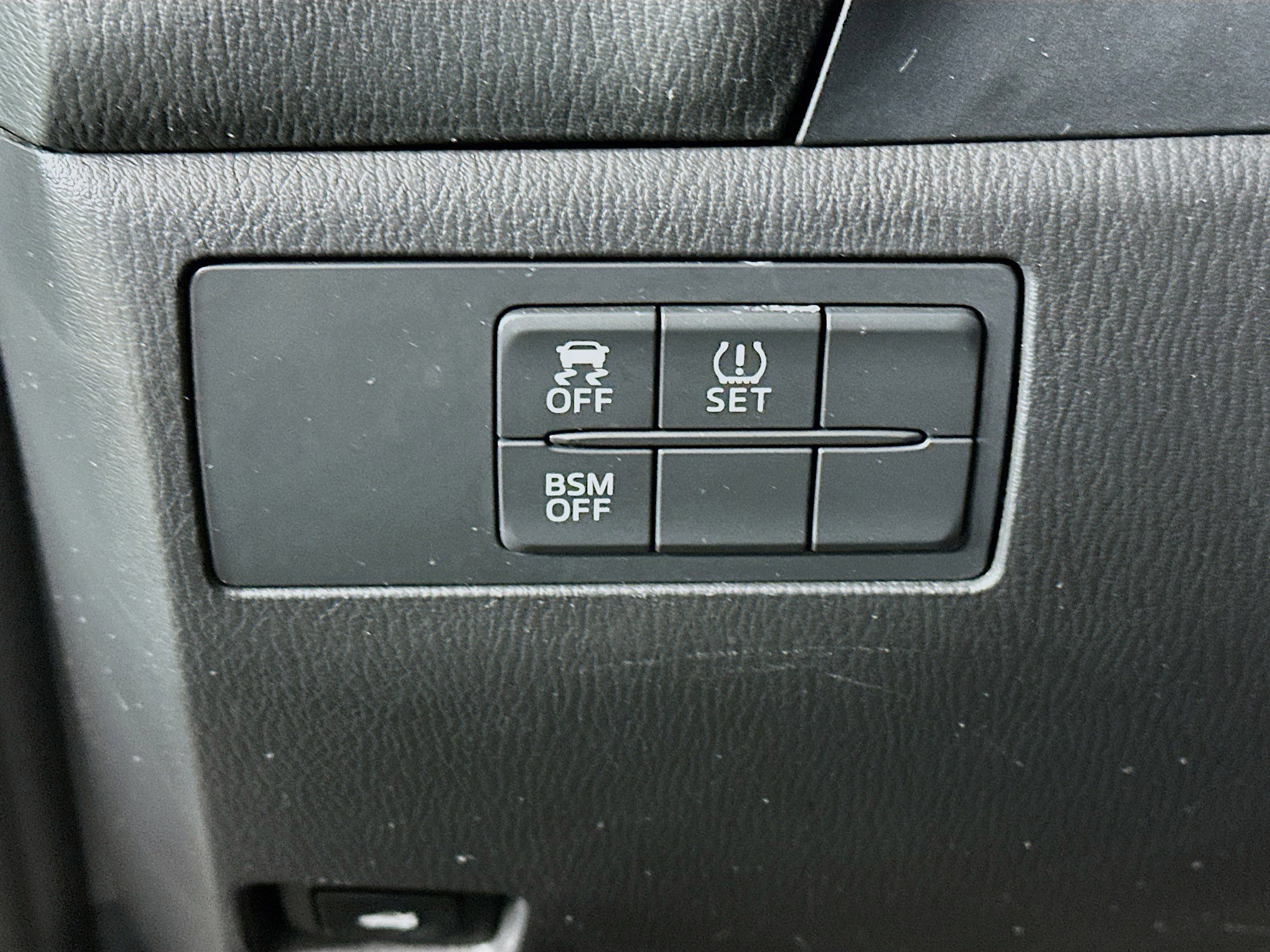 Used 2016 MAZDA MAZDA3 i Sport w/ Preferred Equipment Package image 16