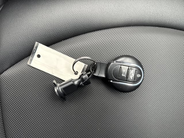 Used 2015 MINI Cooper 2-Door Hardtop FWD image 27