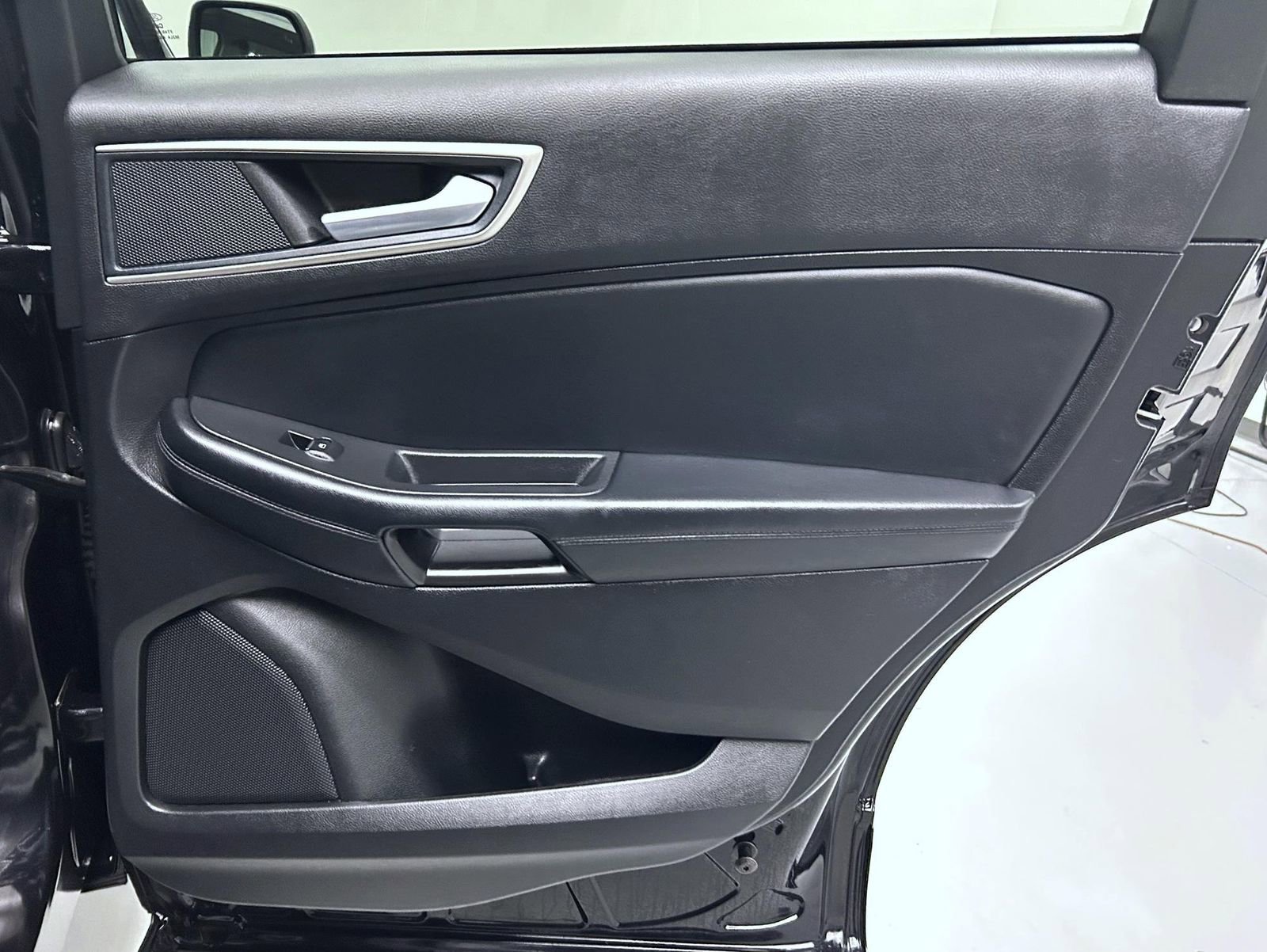 Used 2024 Ford Edge SEL image 17