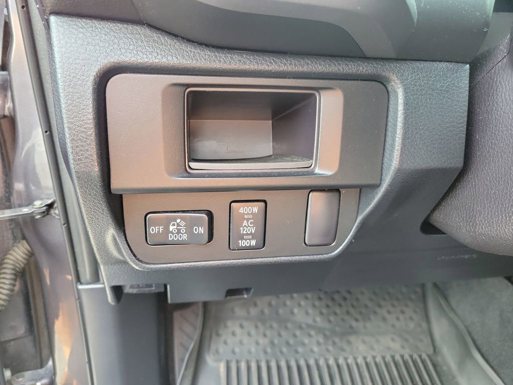 Used 2016 Toyota Tacoma TRD Sport w/ Towing Package image 22