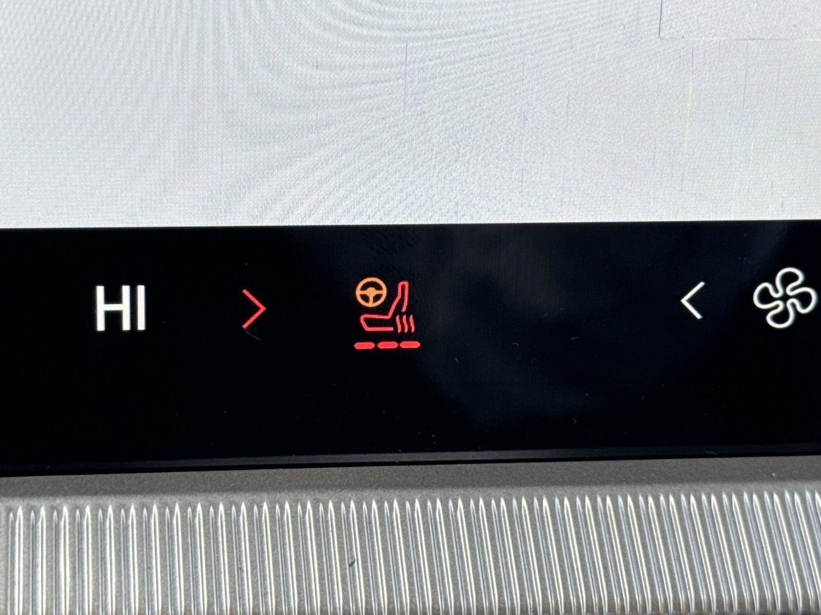 New 2025 Ford Explorer Active w/ Active Comfort Package image 16