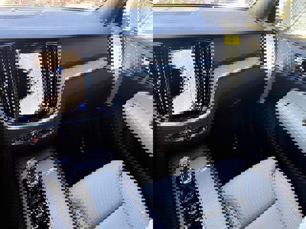 New 2026 Volvo V60 B5 Cross Country Ultra w/ Protection Package Premier image 13