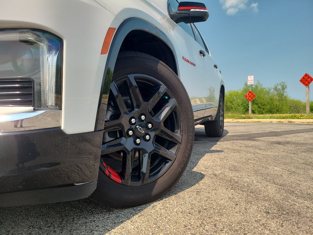 Used 2022 Chevrolet Traverse Premier w/ Redline Edition AWD/4WD image 9