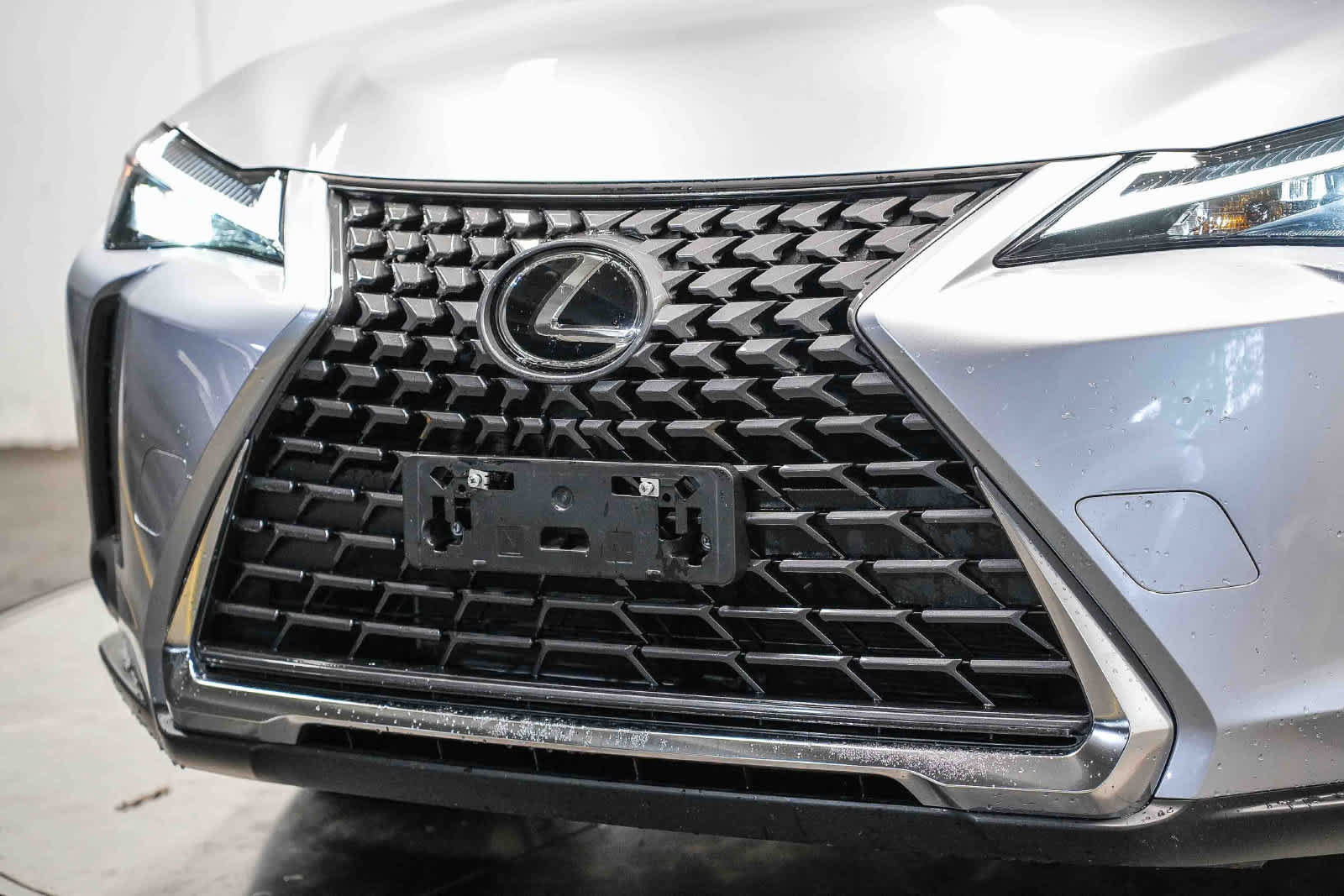 Used 2025 Lexus UX 300h FWD w/ Accessory Package (Z2) image 11