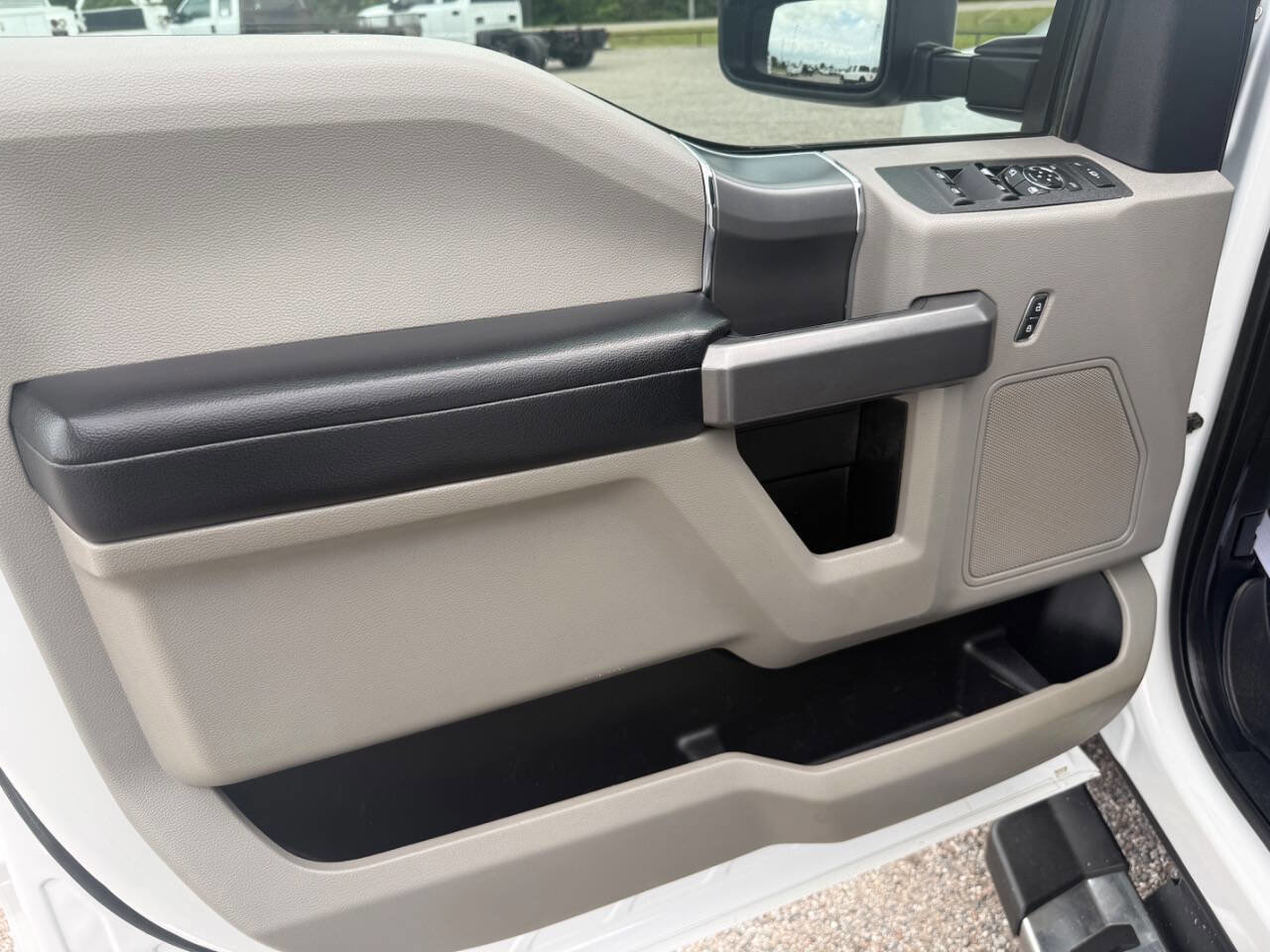 Used 2019 Ford F350 XLT w/ XLT Premium Package AWD/4WD image 18