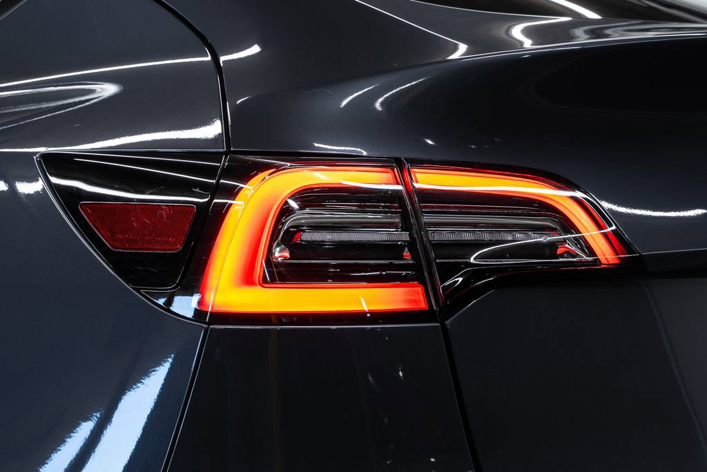 Used 2023 Tesla Model Y Long Range image 14