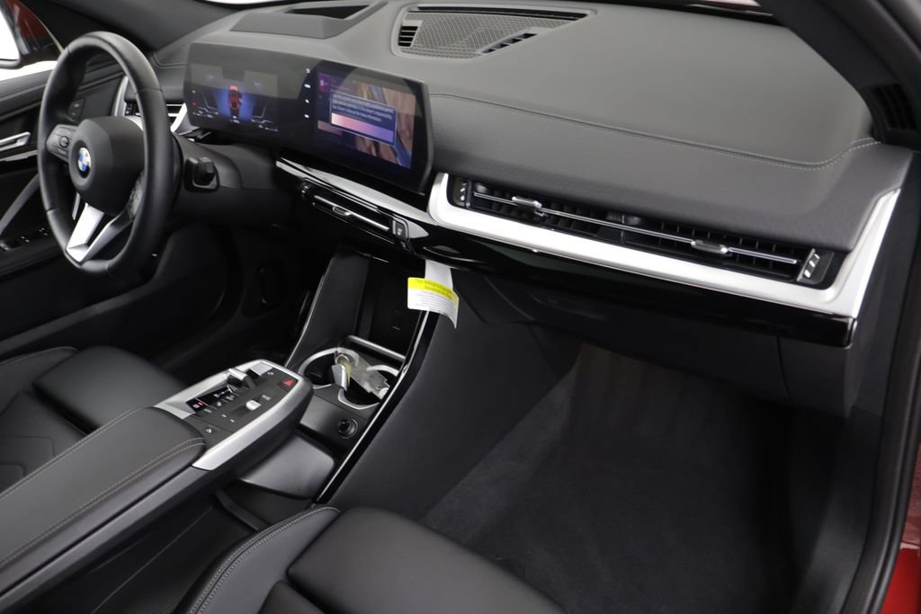 Certified 2025 BMW X2 xDrive28i AWD/4WD image 18