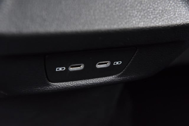 Certified 2025 Volkswagen Tiguan SE FWD image 23