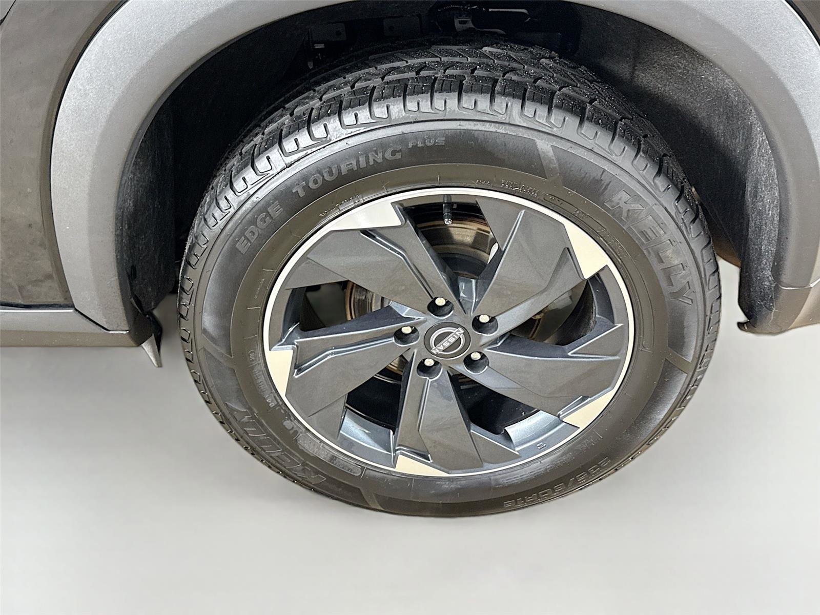 Used 2024 Nissan Rogue SV AWD/4WD image 28