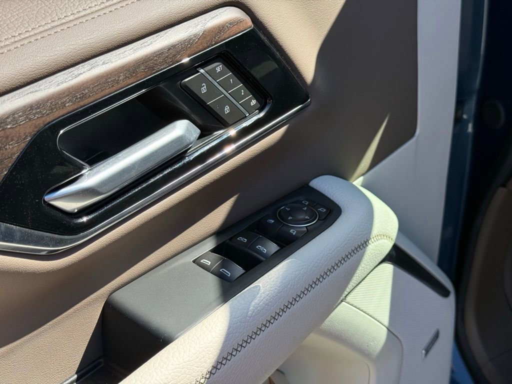 New 2026 GMC Yukon Denali w/ Denali Reserve Package image 18