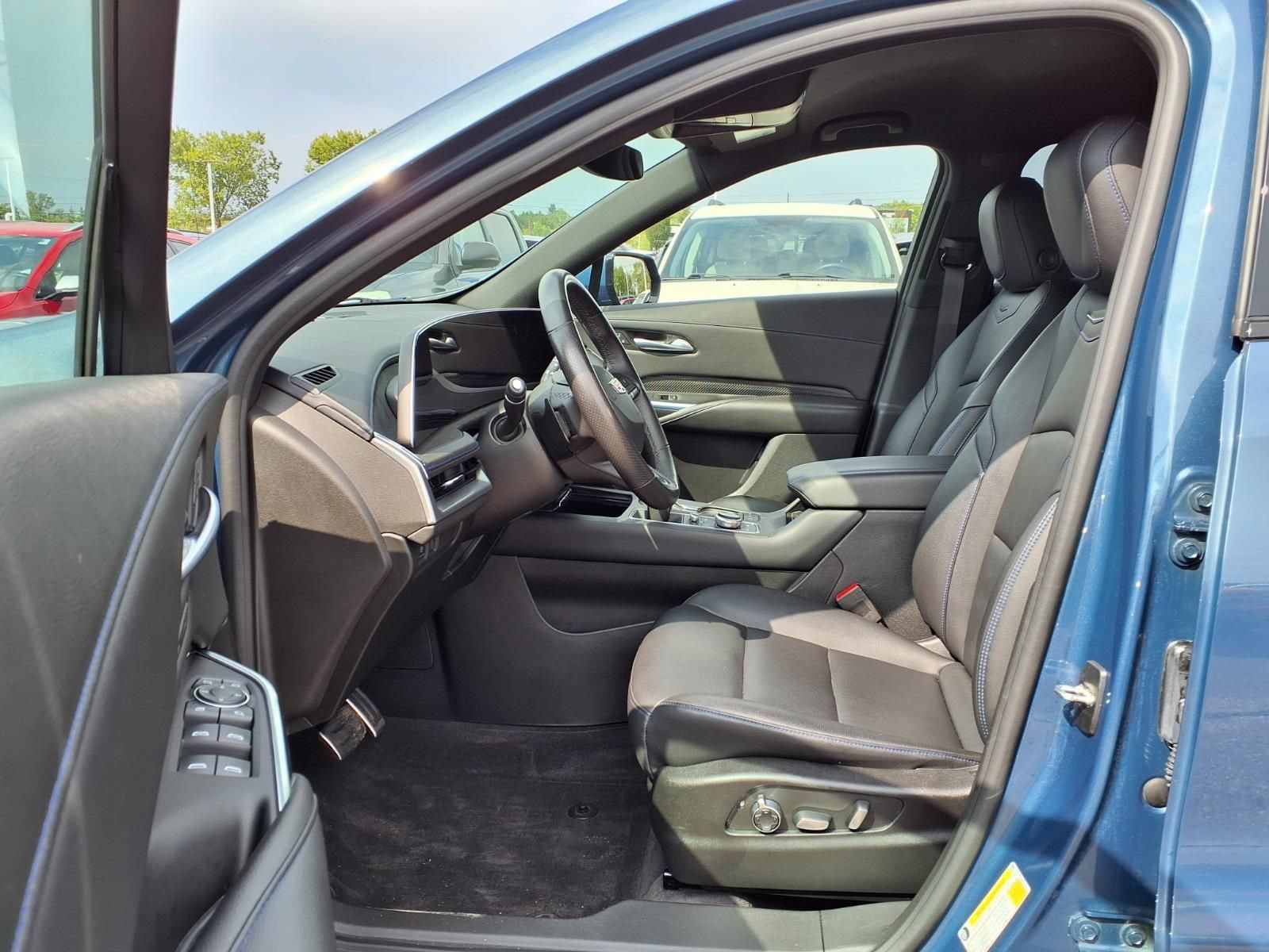 Used 2024 Cadillac XT4 Sport w/ LPO, Floor Liner Package FWD image 17