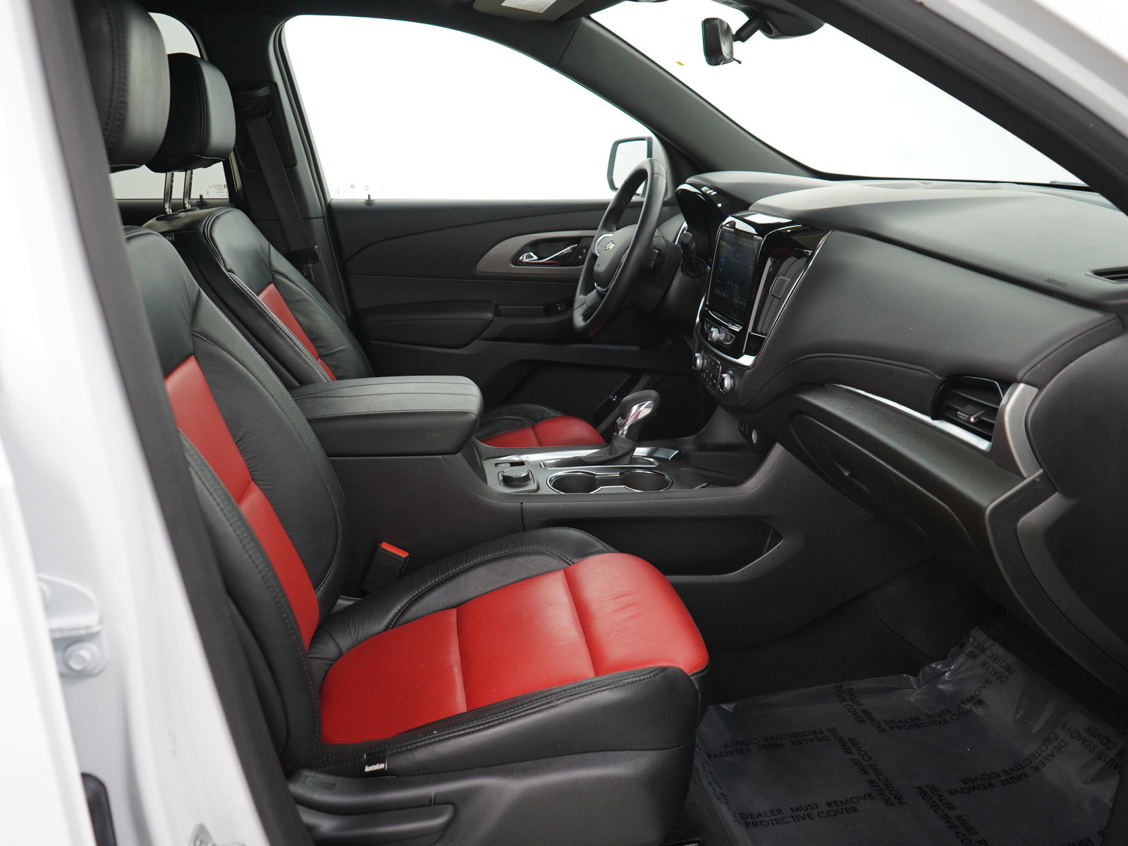 Used 2024 Chevrolet Traverse LT w/ Rear Camera Mirror Package image 14