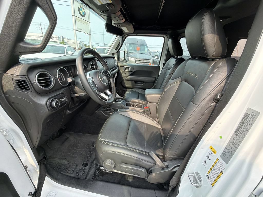 Used 2018 Jeep Wrangler Unlimited Sahara AWD/4WD image 10