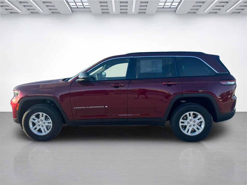 New 2025 Jeep Grand Cherokee Laredo image 6