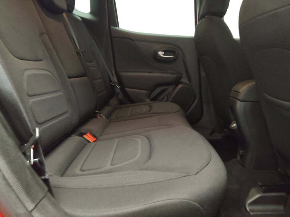 Used 2022 Jeep Renegade Latitude w/ Convenience Group AWD/4WD image 19