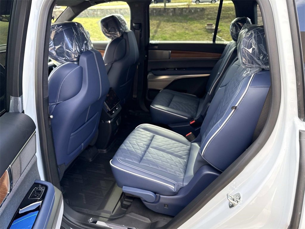 New 2026 Cadillac Vistiq Premium Luxury image 9