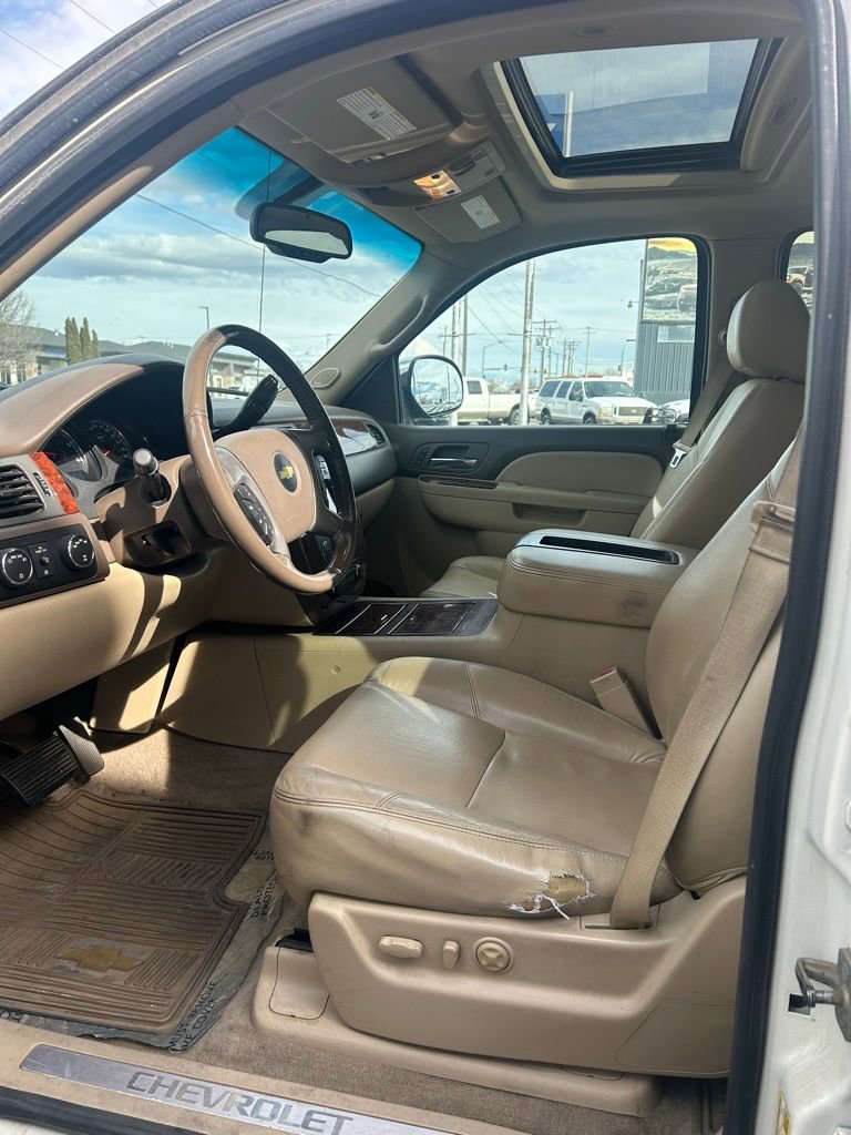 Used 2013 Chevrolet Avalanche LTZ image 11