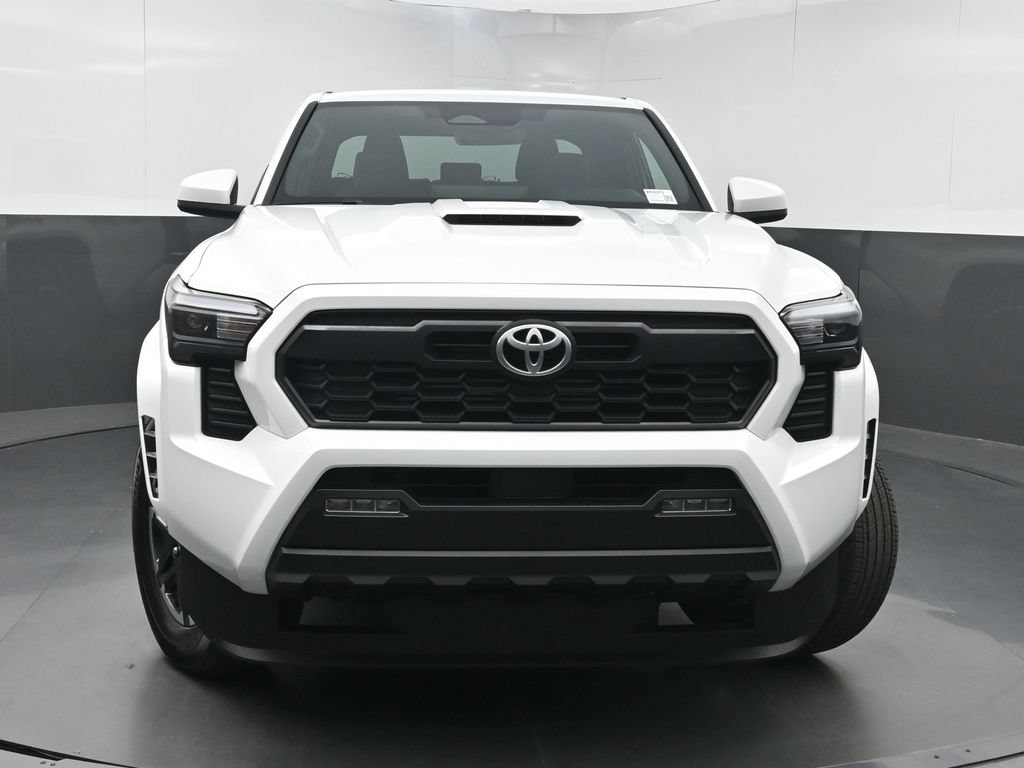 Used 2025 Toyota Tacoma TRD Sport AWD/4WD image 39