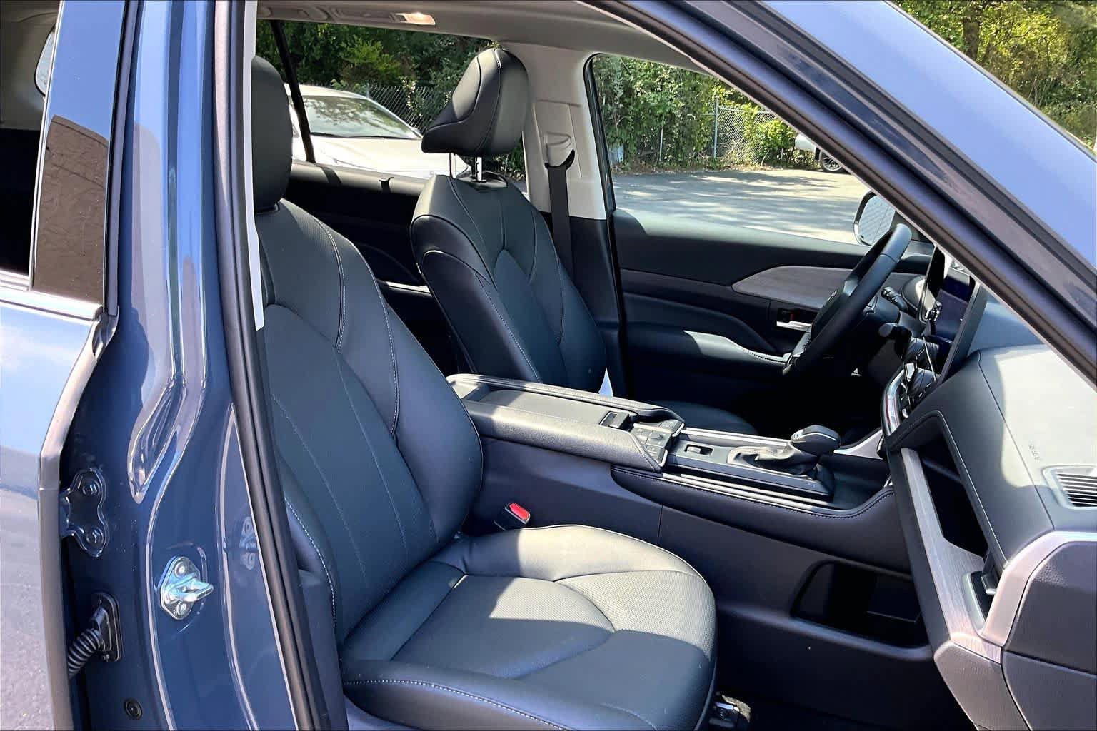 Certified 2026 Toyota Grand Highlander AWD image 9