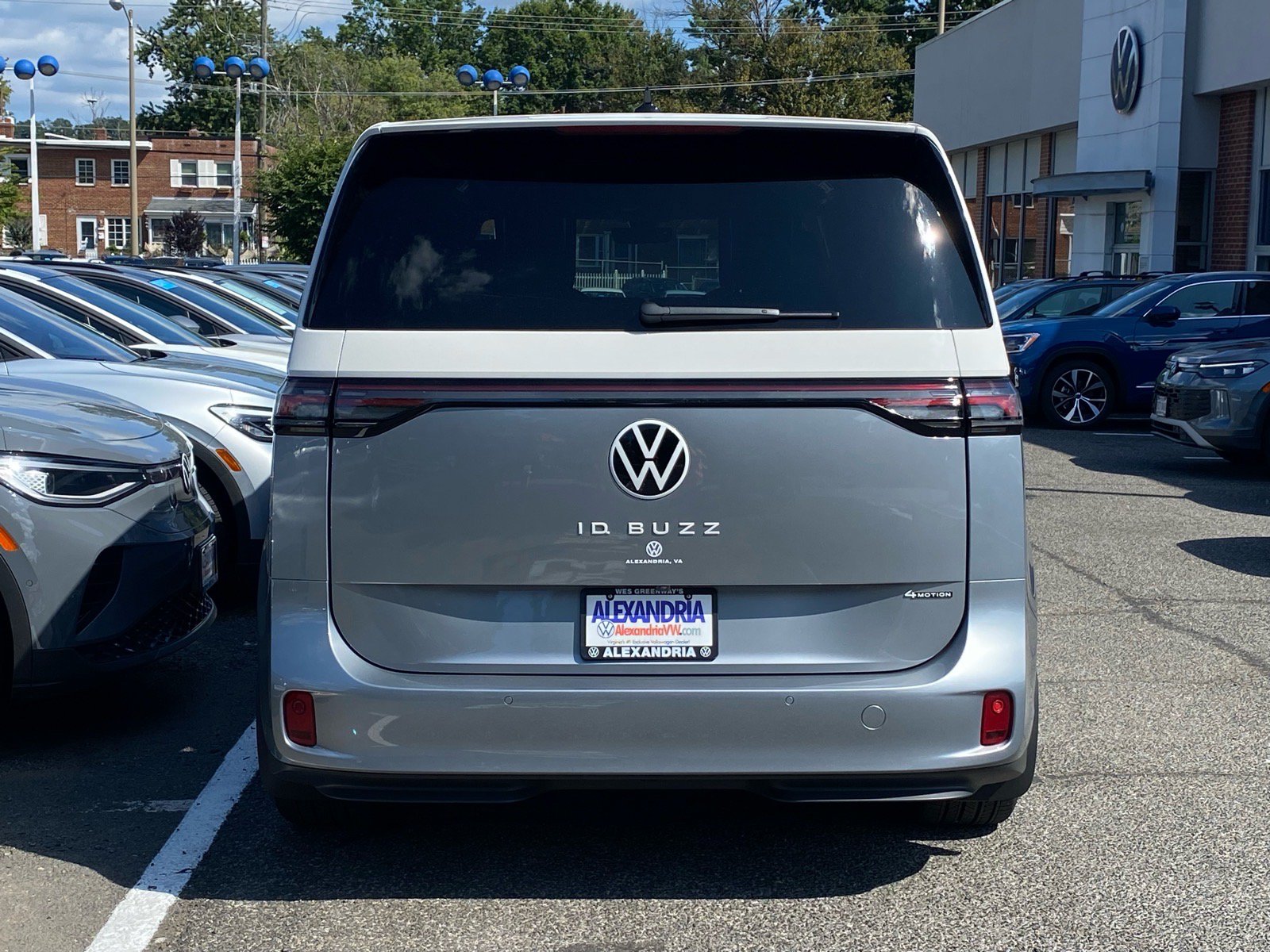 Certified 2025 Volkswagen ID. Buzz Pro S Plus AWD/4WD image 4