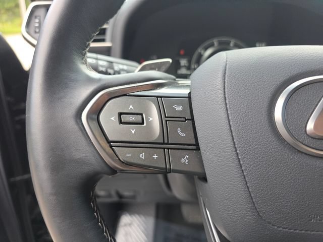 Used 2024 Lexus LX 600 4WD w/ Premium Package image 30