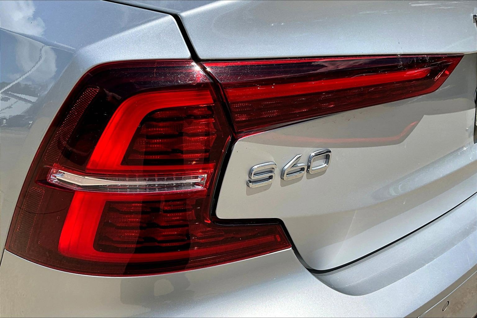 Used 2022 Volvo S60 B5 Momentum AWD/4WD image 23