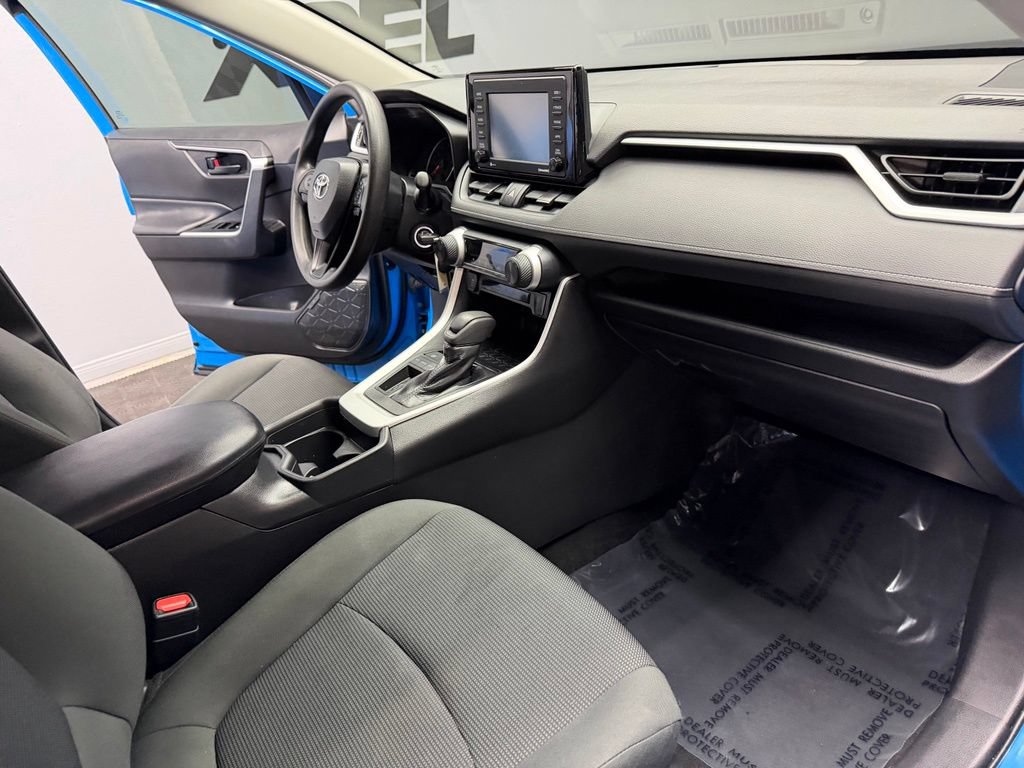 Used 2020 Toyota RAV4 LE FWD image 51