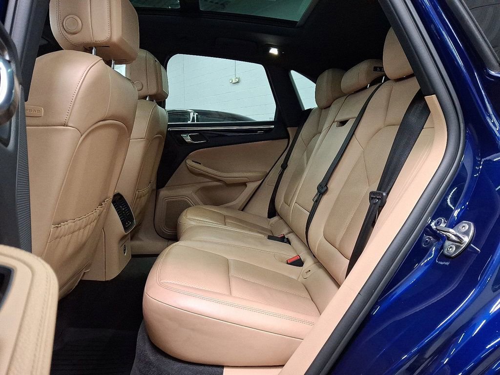 Used 2023 Porsche Macan image 10
