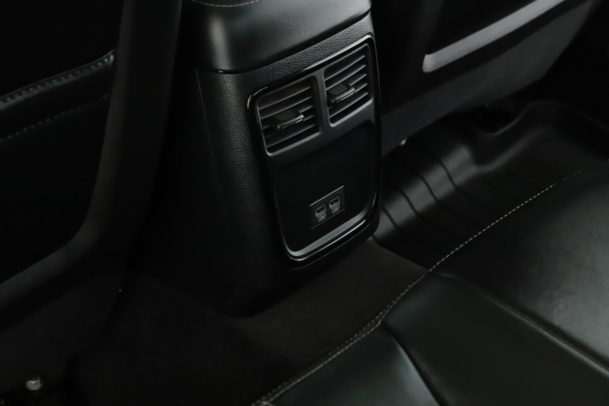 Used 2017 Chrysler 300 S w/ 300S Premium Group AWD/4WD image 7