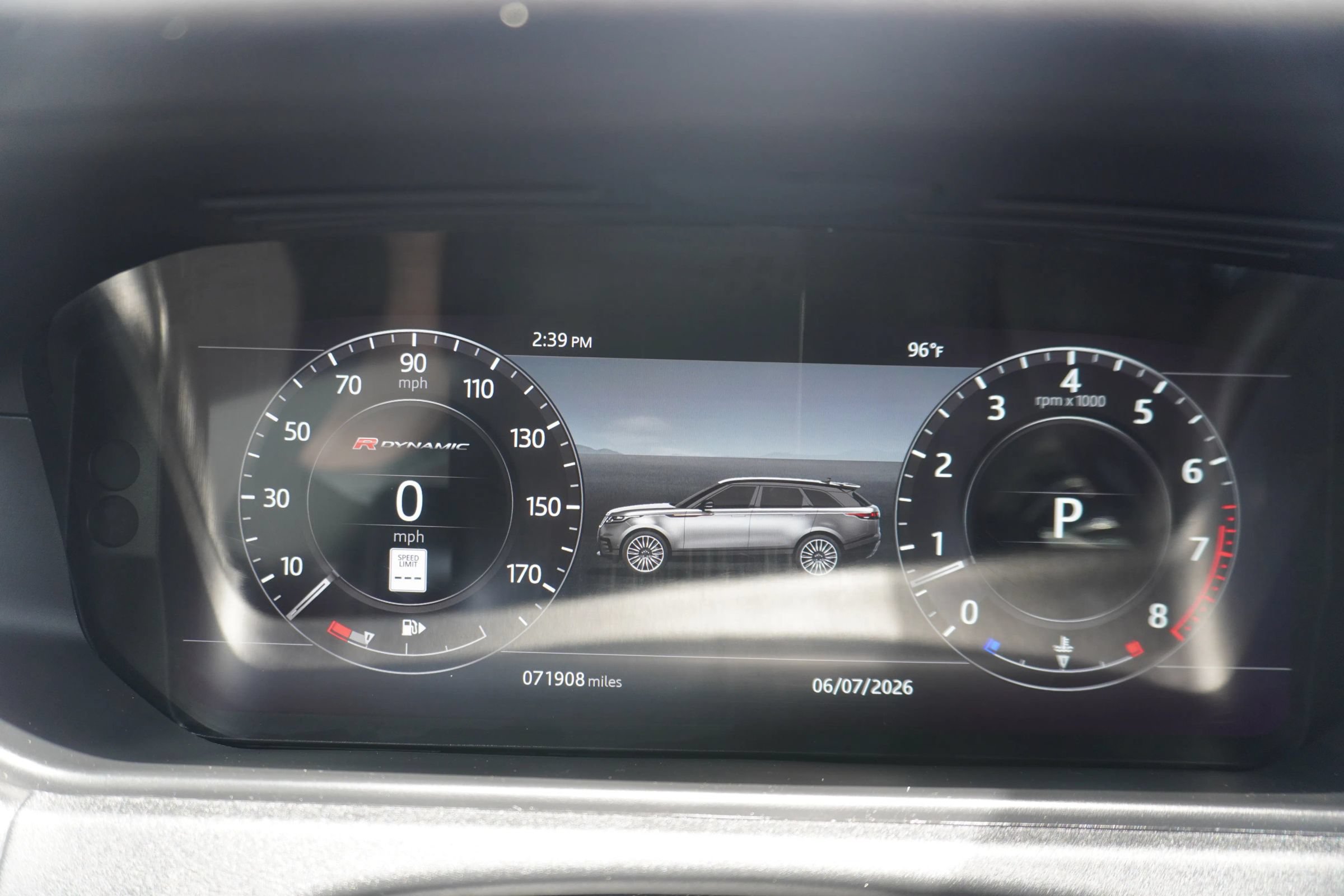 Used 2018 Land Rover Range Rover Velar R-Dynamic HSE AWD/4WD image 18