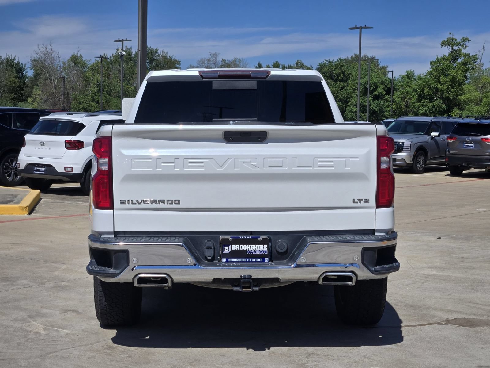 Used 2019 Chevrolet Silverado 1500 LTZ AWD/4WD image 6