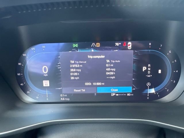 Certified 2025 Volvo XC40 B5 Core AWD/4WD image 22