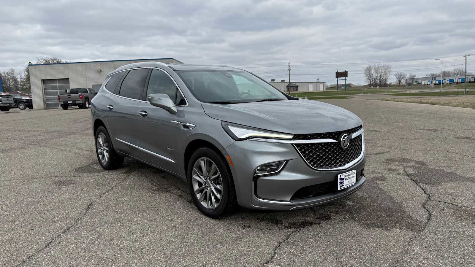 Used 2024 Buick Enclave Avenir w/ Avenir Technology Package AWD/4WD image 2