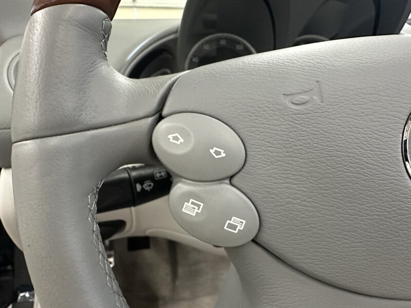 Used 2005 Mercedes-Benz SL 500 w/ AMG Sport Pkg image 32
