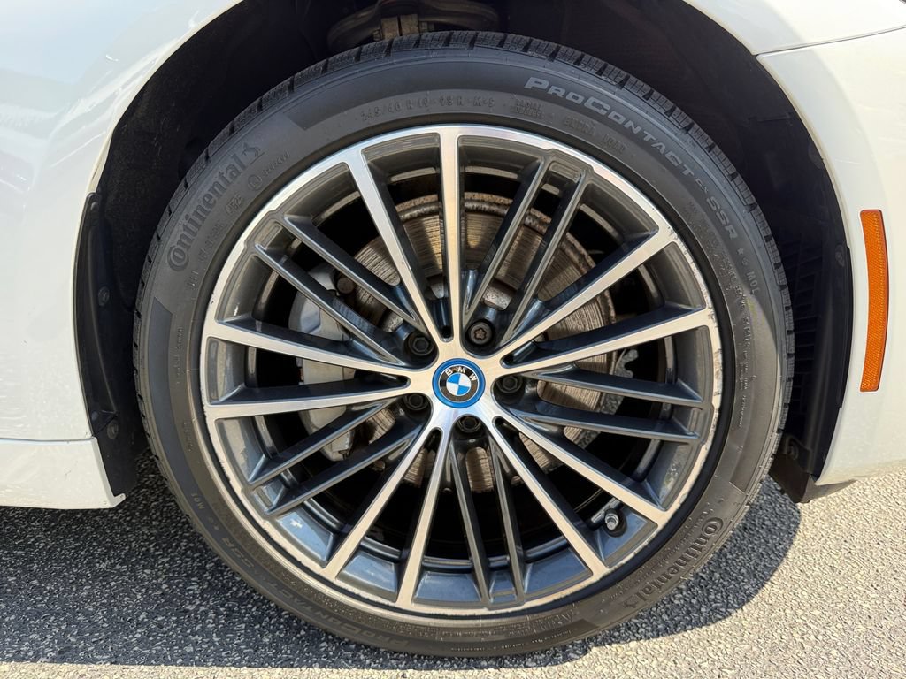 Used 2023 BMW 530e xDrive w/ Premium Package AWD/4WD image 18