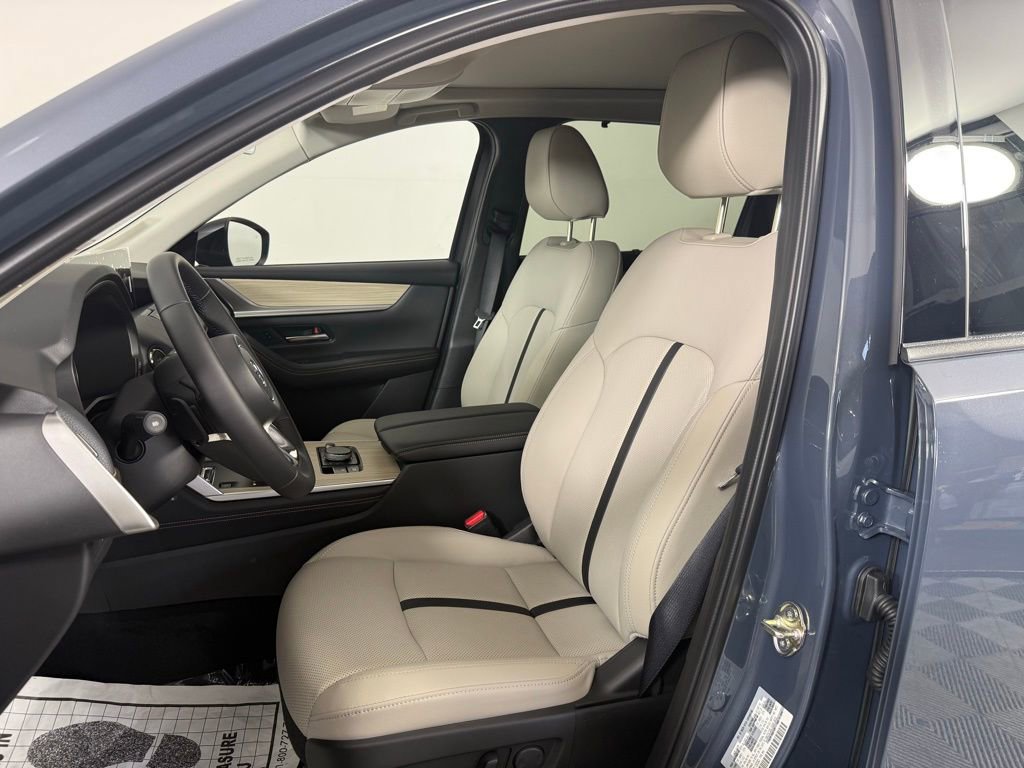 New 2025 MAZDA CX-70 Plug-In Hybrid w/ Premium Pkg image 13