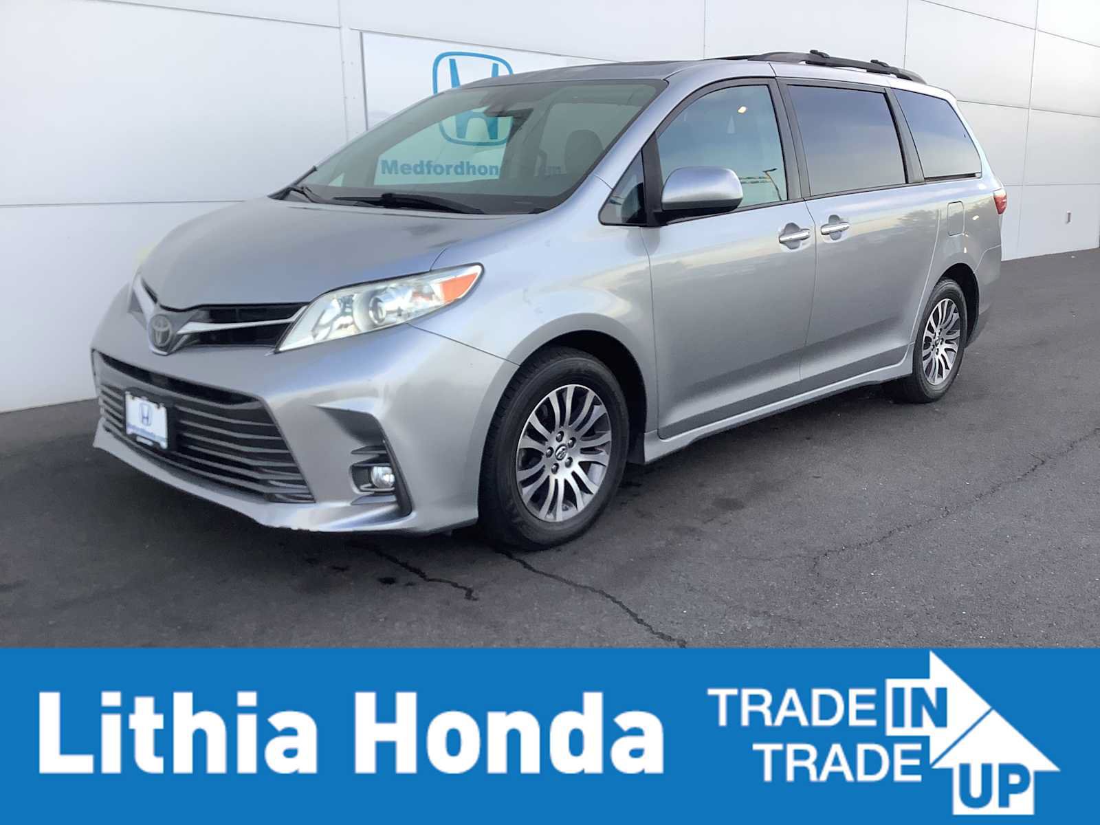 Used 2018 Toyota Sienna XLE w/ XLE Navigation Package