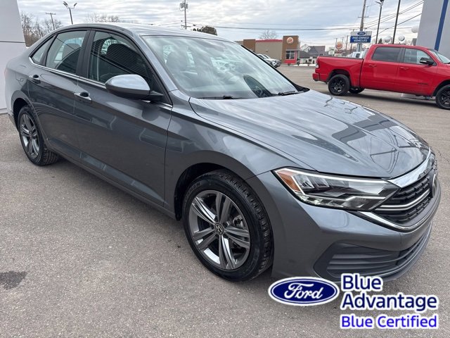 Used 2024 Volkswagen Jetta SE image 4